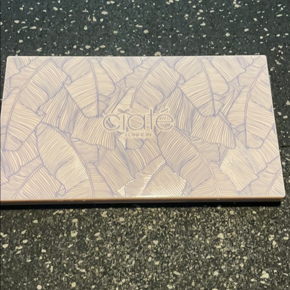 Never used eyeshadow pallet